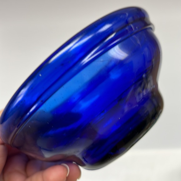 Hand blown in Mexico pair of cobalt blue glass bowls - Picture 3 of 8